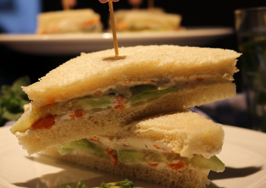 Cremige Gurken-Sandwiches mit &amp;#39;Lachs&amp;#39; - Dailyvegan