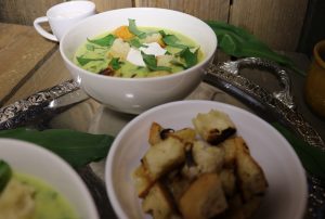 Bärlauch-Kartoffel-Cremesuppe mit Croutons