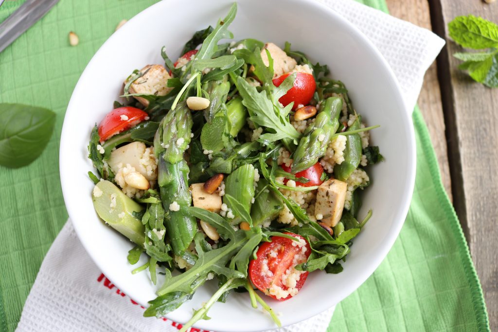 CousCous-Salat mit grünem Spargel und Veta - Dailyvegan