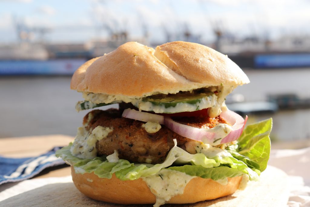 Fischfrikadelle im Brötchen, BremerFfischbrötchen, rein pflanzlich