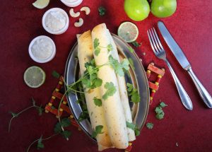 Vegane Chicken Taquitos mit Sour Cream Dip