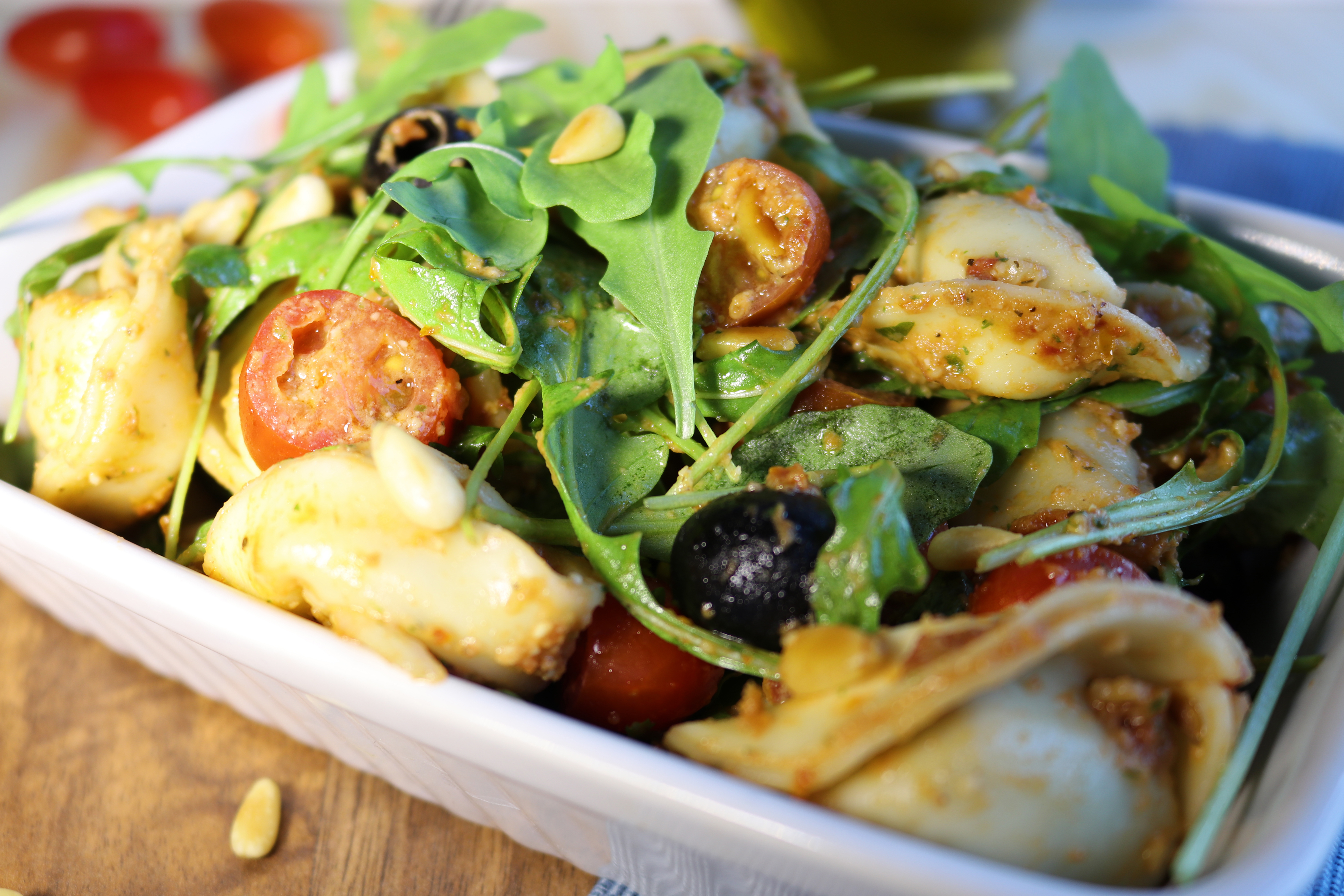 Tortellini-Salat mit selbstgemachtem Pesto