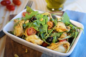 Tortellini-Salat mit selbstgemachtem Pesto