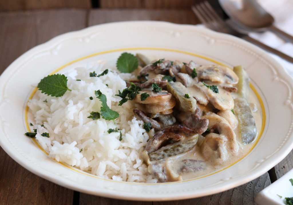 Saure Gurken im Ragout? Das klingt erst seltsam, ist aber sehr lecker.