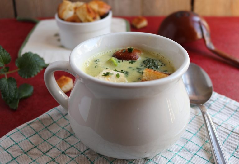 Brokkoli Curry Cremesuppe - in 20 Minuten auf dem Tisch - Dailyvegan