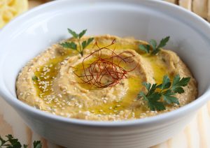 Hummus aus Kichererbsen mit Tahini