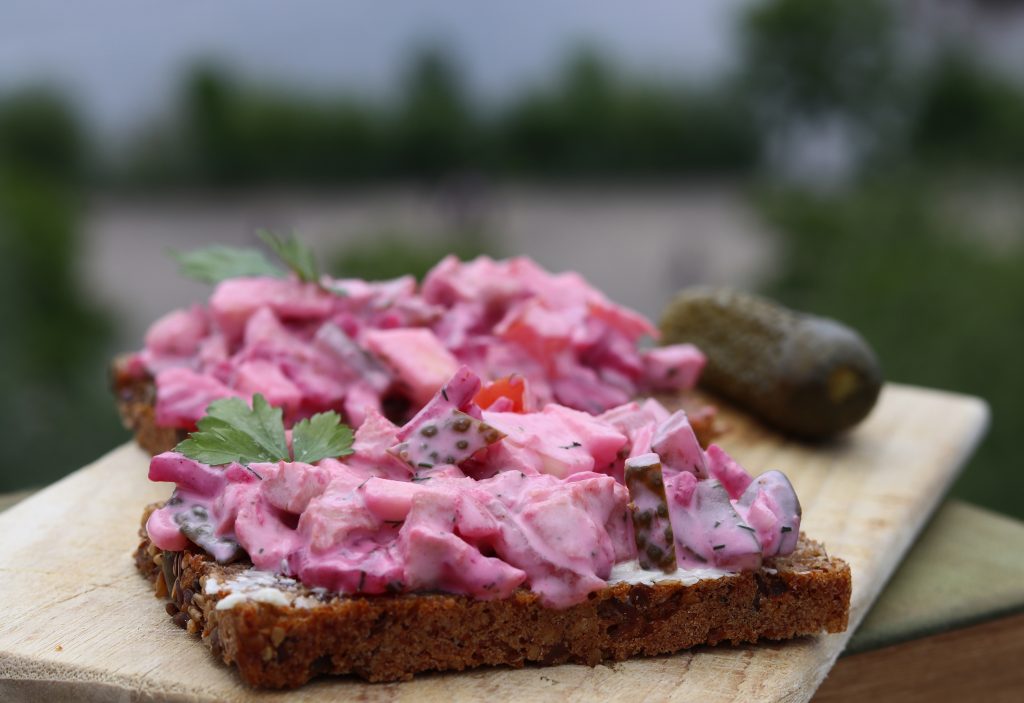 Veganer roter Heringsalat geht eigentlich ganz einfach, man muss aber wissen wie.