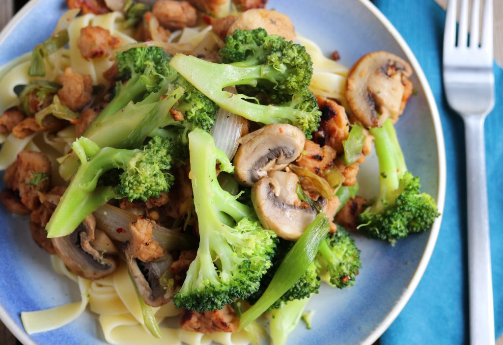 Miso-Sojaschnetzel mit Brokkoli