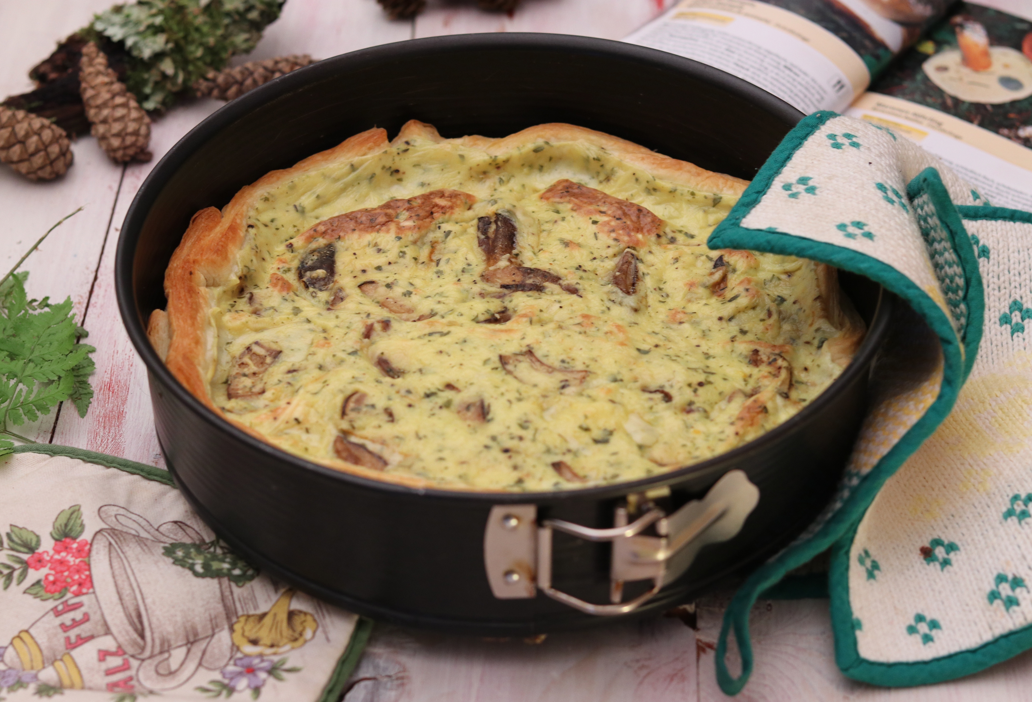 Steinpilzquiche frisch aus dem Ofen