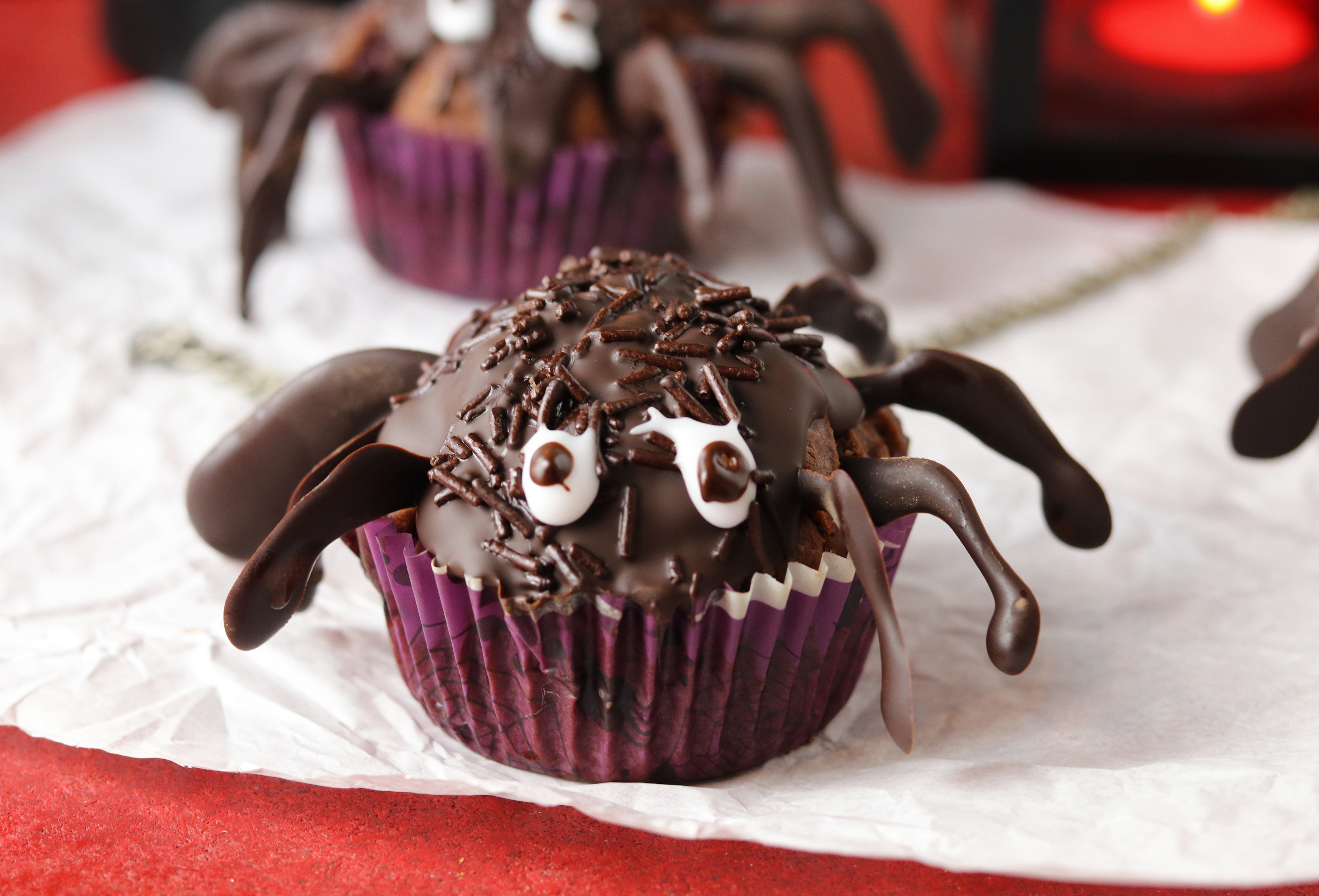 Schön schaurig: Halloween Muffin Spinnen - Dailyvegan