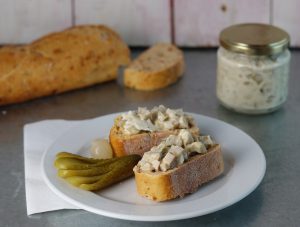 Vleischsalat auf Baguette