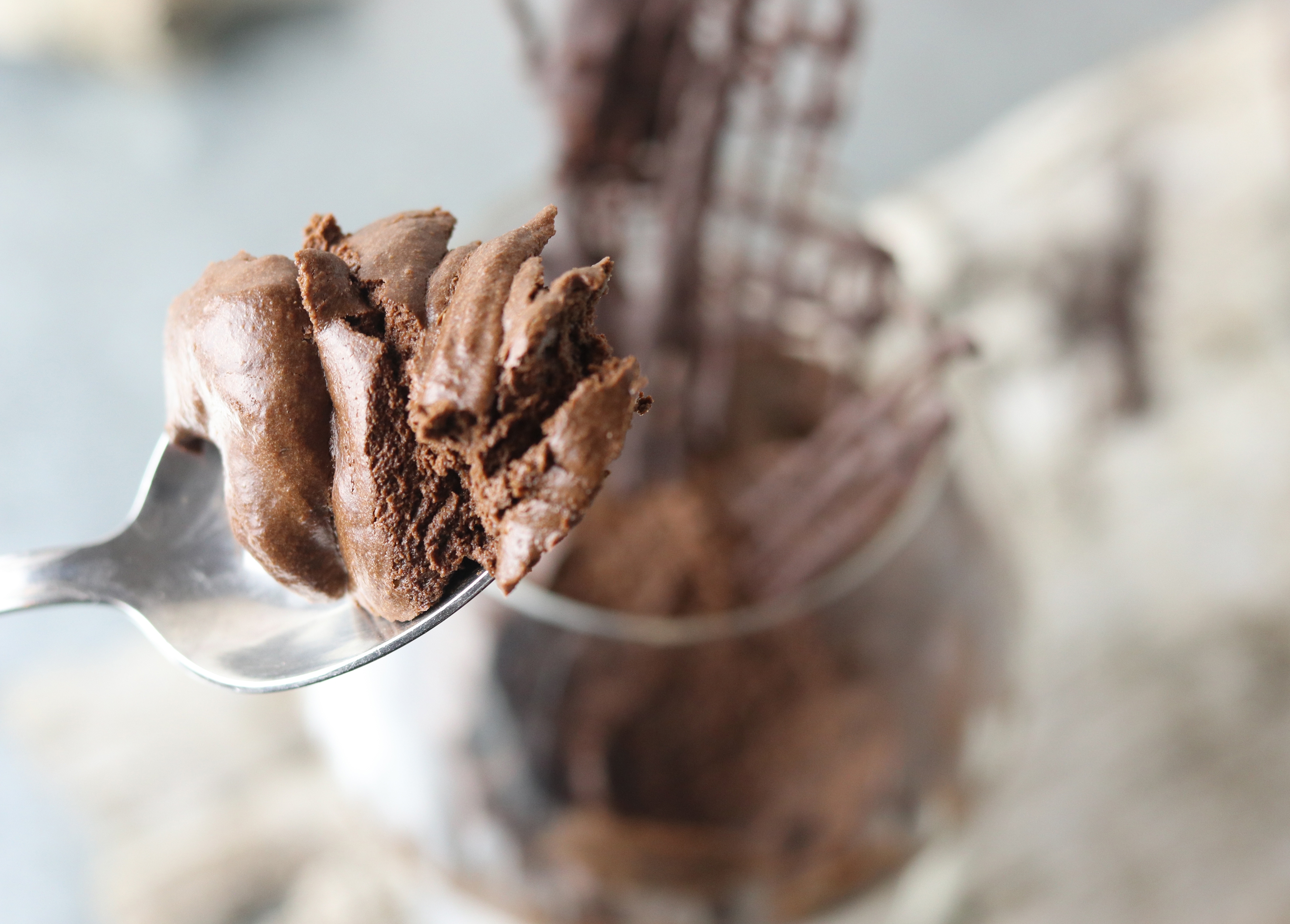 Mousse au Baileys mit selbstgemachtem, veganem Baileys Dailyvegan