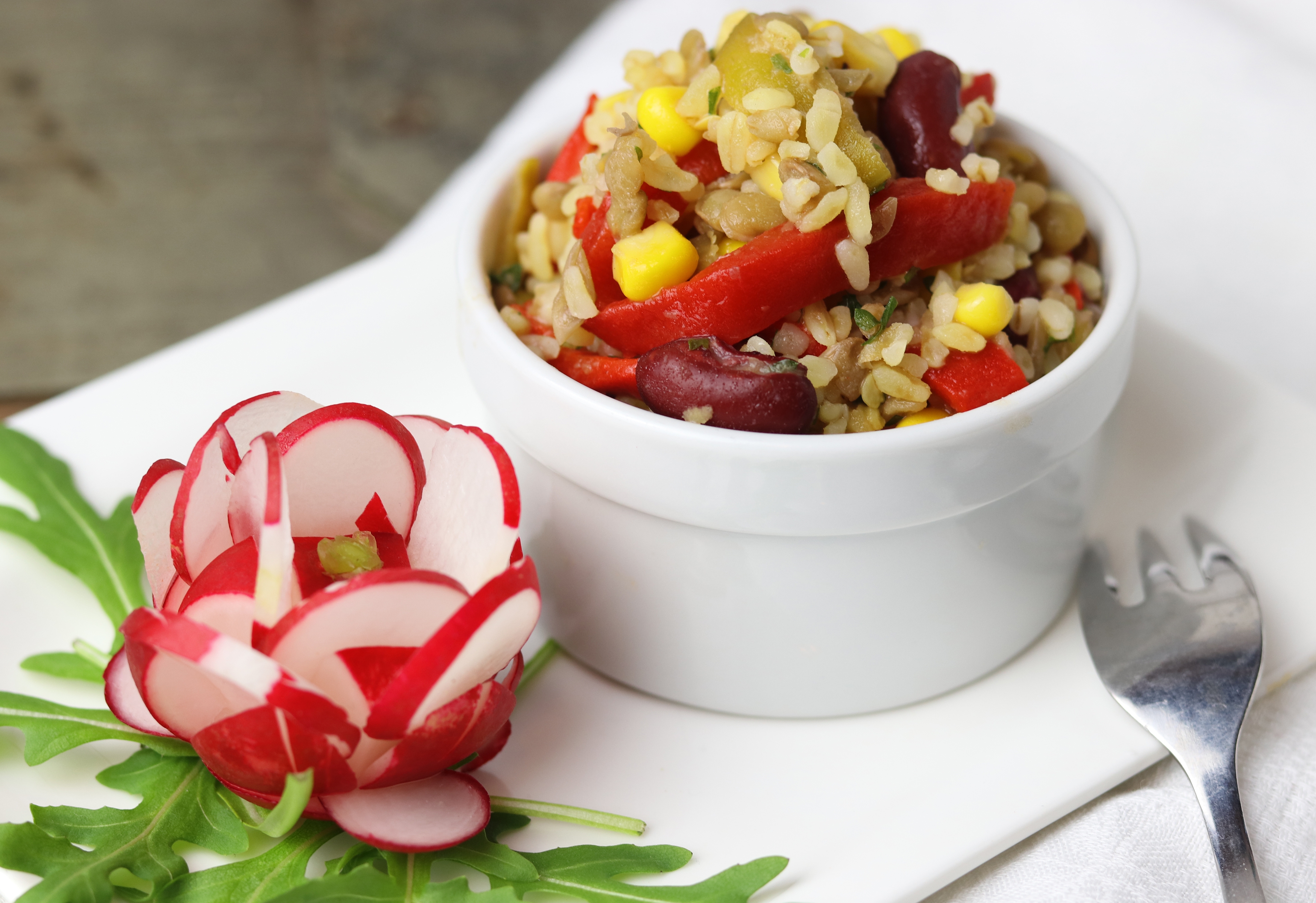 Linsensalat mit Bulgur, Kidneybohnen und Mais - Dailyvegan