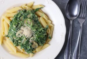 Penne mit Spinat-Sahne-Soße