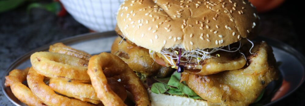 Mit scharfer Bier-Senf-Sauce Mit scharfer Bier-Senf-Sauce