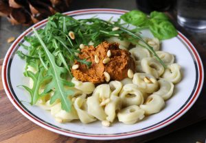 Tortellini mit rotem Pesto