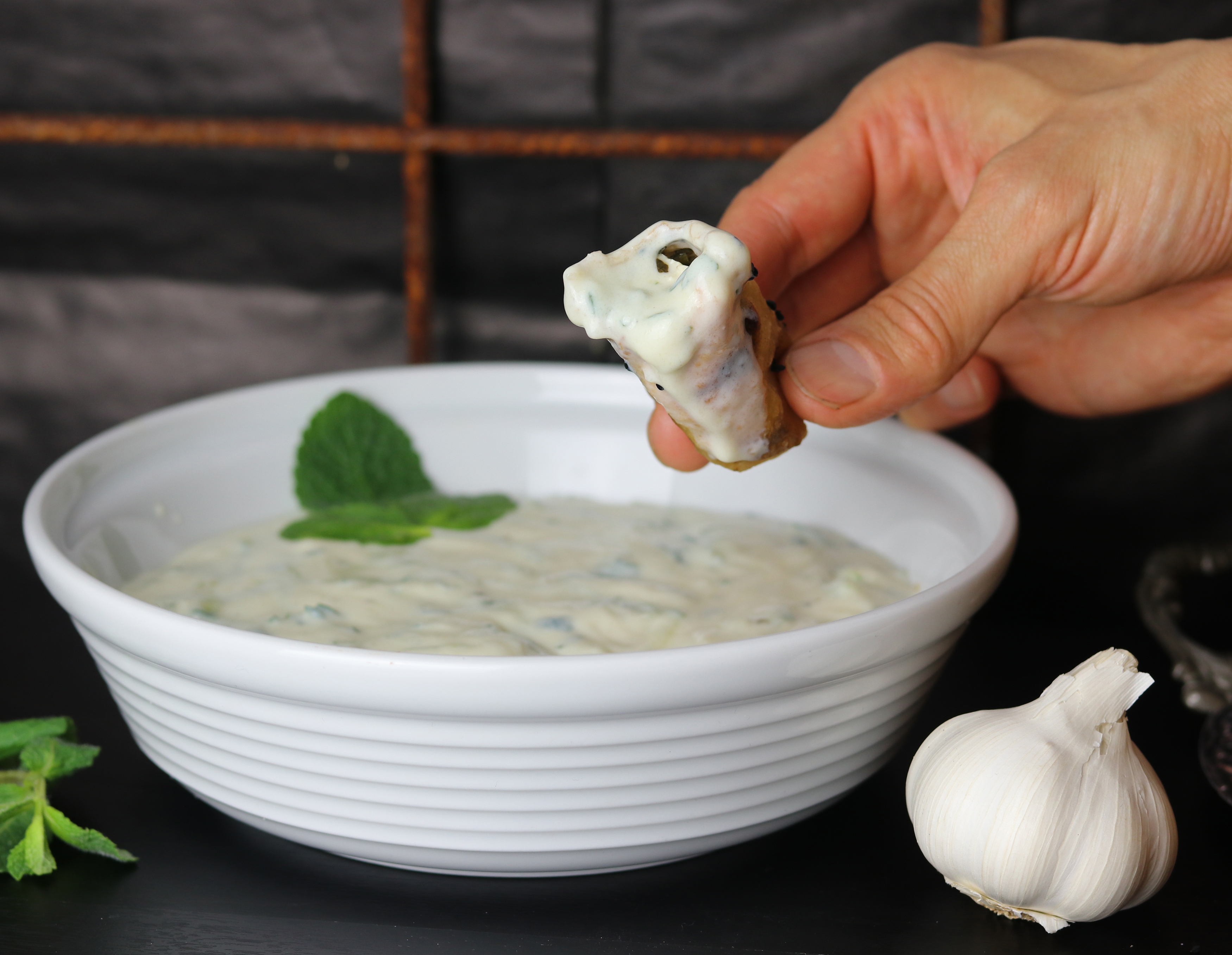 Tzatziki - griechischer Joghurtdip - originalgetreu vegan - Dailyvegan