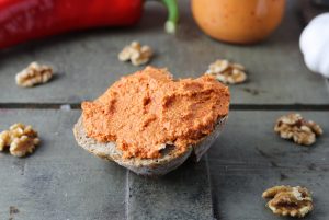 Walnuss-Paprika-Paste