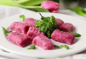 Rote Beete Gnocci mit Bärlauchpesto