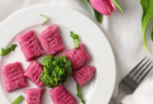 Rote Beete Gnocci mit Bärlauchpesto