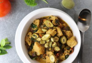 Frühlingsgulasch mit Grünen Mandeln