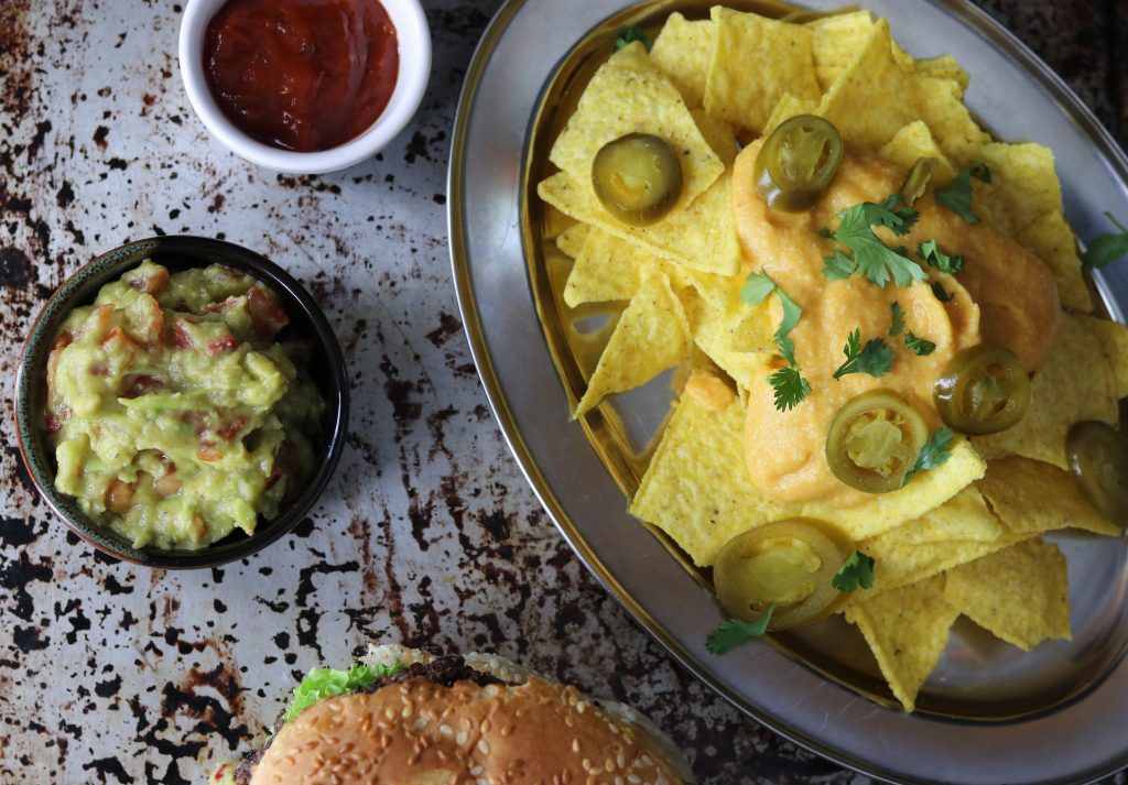 Köstlich mit Nachos als Beilage