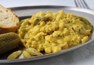 Scrambled Tofu mit Käse