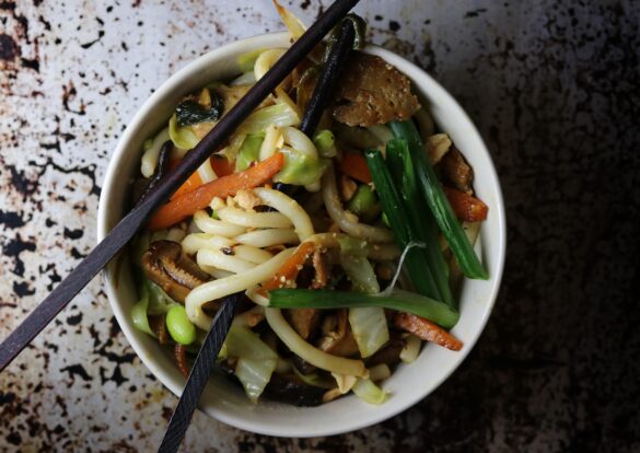 Udon Nudeln mit Gemüse