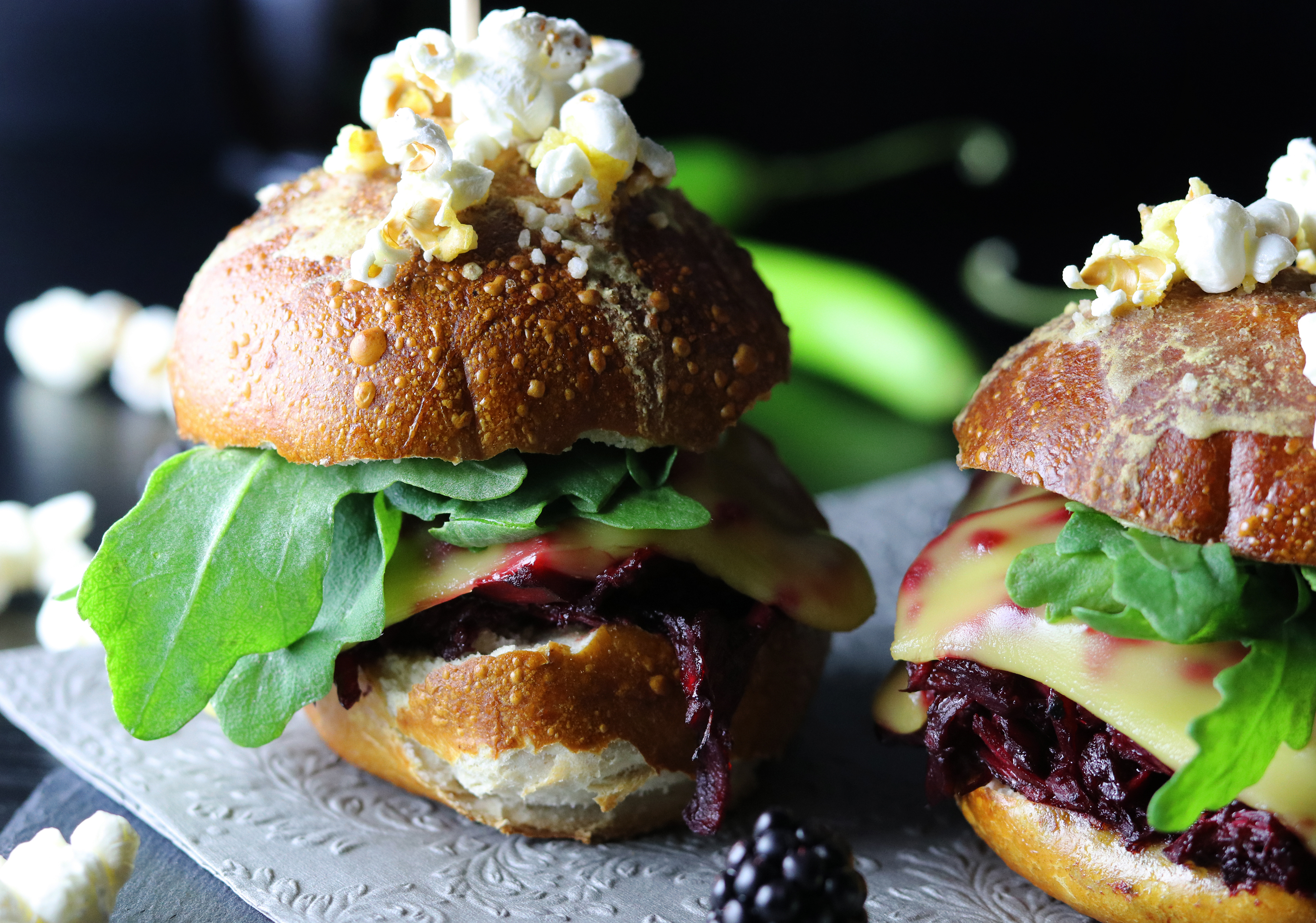 BrombeerChili Pulled Pork Sandwiches Dailyvegan