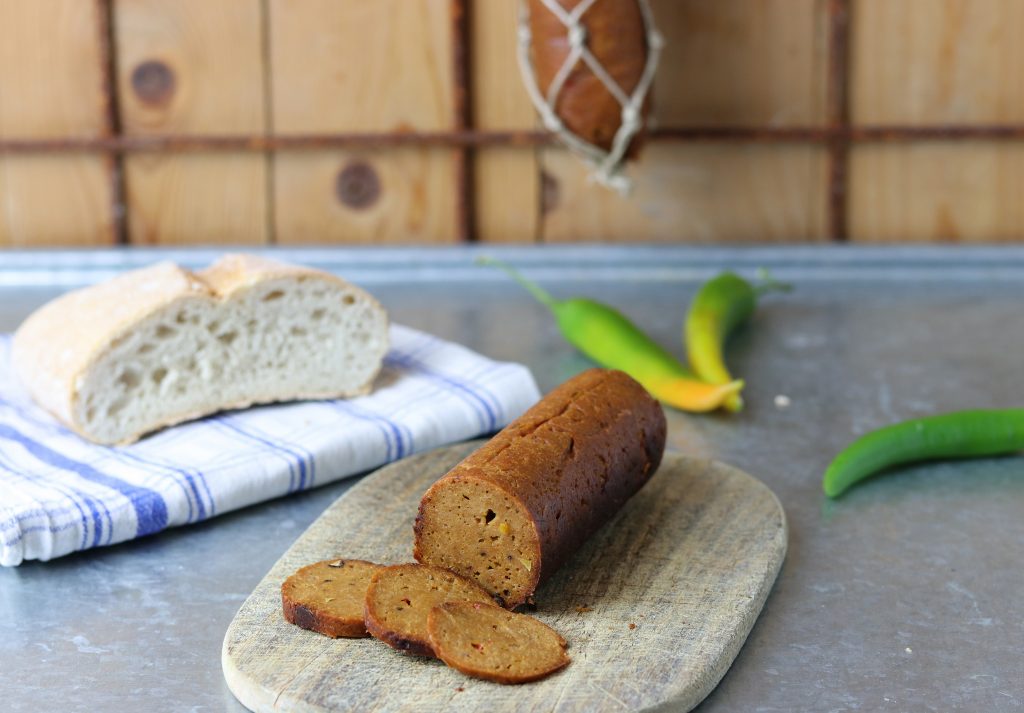 Du kannst meine vegane Chorizo problemlos einfrieren und nach Bedarf wieder auftauen.