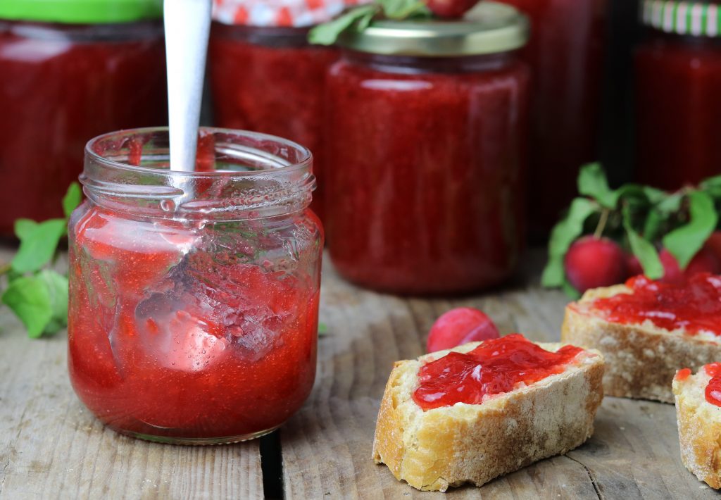 Mirabellenmarmelade - selbst geerntet und eingekocht - Dailyvegan Mirabellenmarmelade - selbst geerntet und eingekocht - Dailyvegan