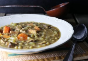 Erbsensuppe, veganer Erbseneintopf