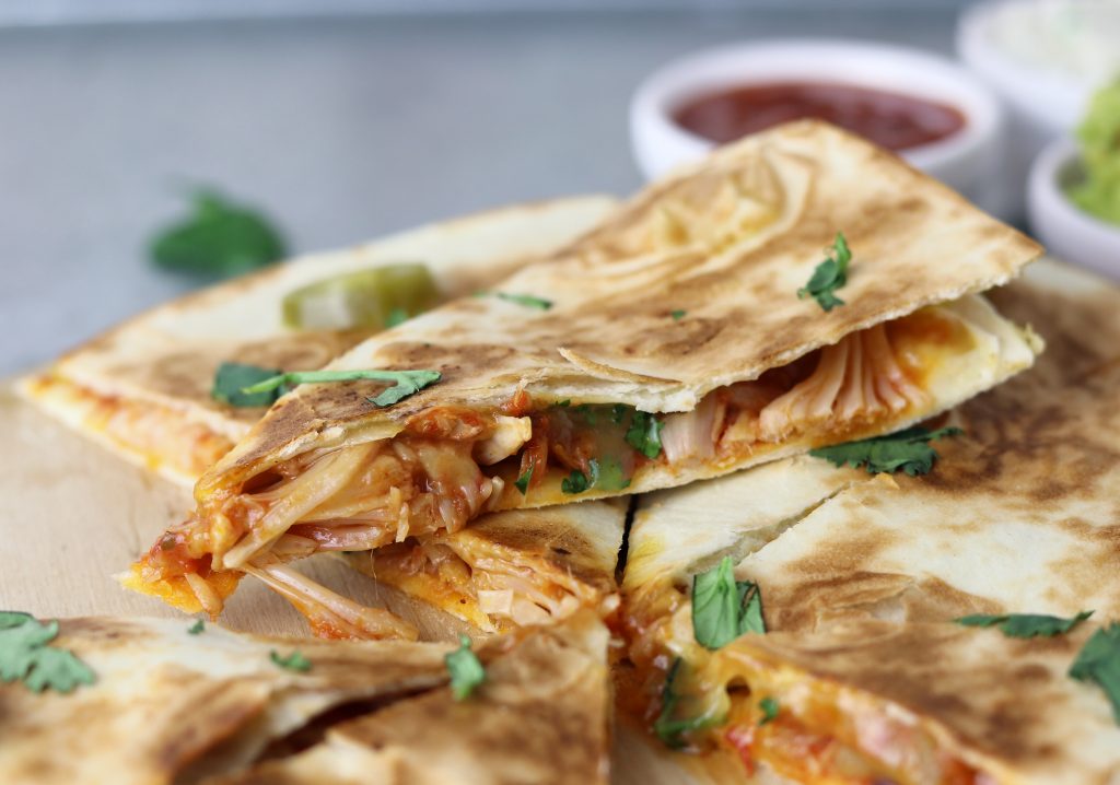 Cheesy Chicken Quesadillas aus Jackfruit - Dailyvegan