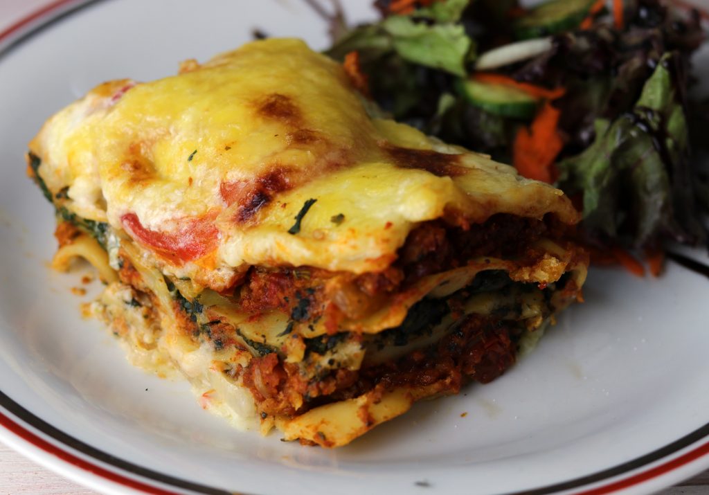 Du liebst die mediterrane, italienische Küche auch so sehr? Wie wäre es mit Lasagne?