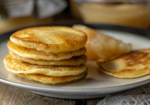 Lecker zu Eierkuchen (ohne Eier)