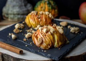 Fächerbratäpfel mit knusprigen Haferstreuseln