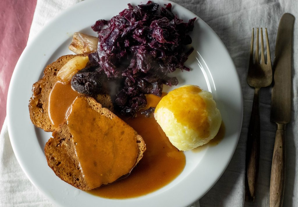 Festtagsschmaus mit veganem Braten