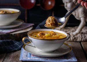 Graupensuppe mit Klößchen