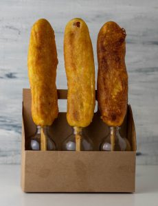 Corn Dogs, frisch frittiert