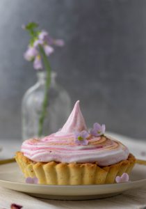rhubarb meringue tartelettes