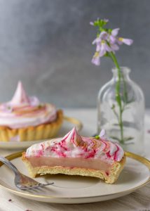 yummy rhubarb layer