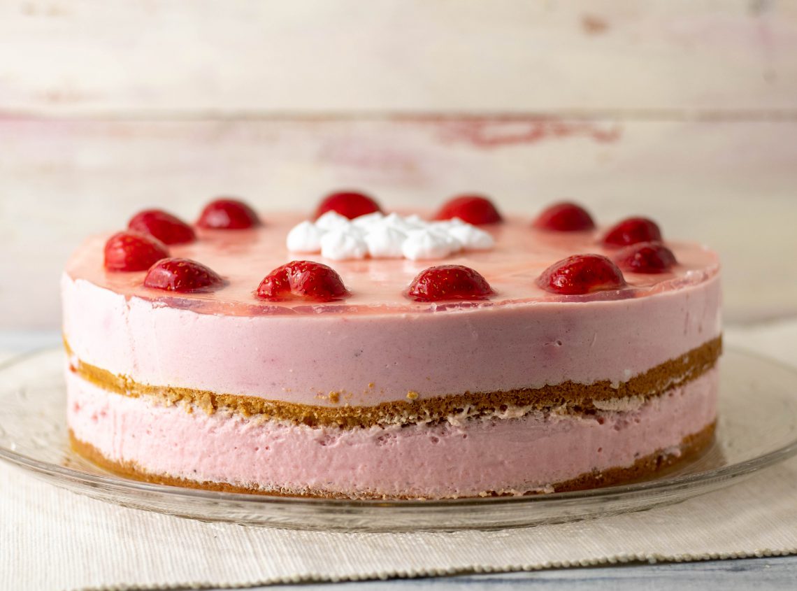 Erdbeer-Holunder-Torte, sommerlich lecker - Dailyvegan