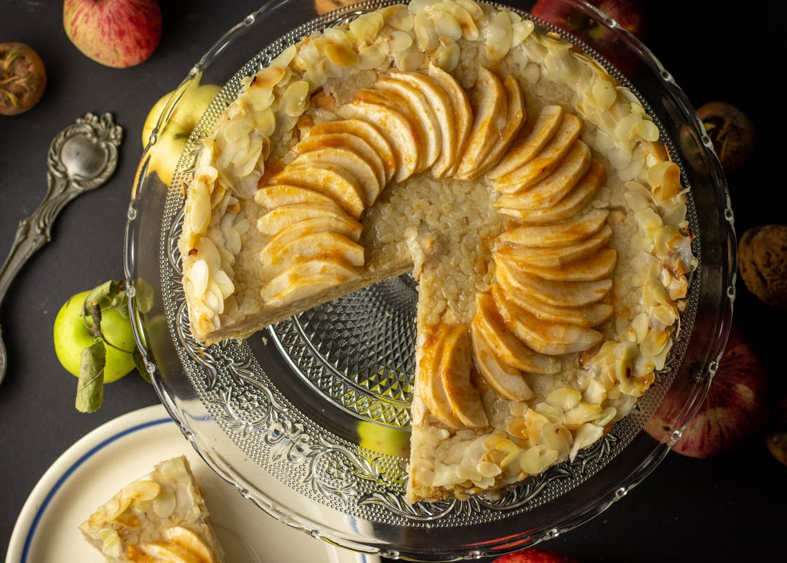 Milchreis-Apfel-Kuchen mit Mandeln
