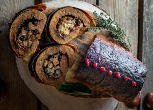 Stuffed seitan roast, a saesonal delight