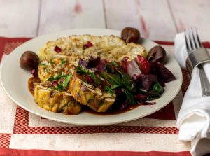 Blumenkohlsteaks, Laugenknödel und Sacue. Festlich und lecker!