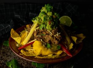 XXL Nacho Bowl mit Käsesauce