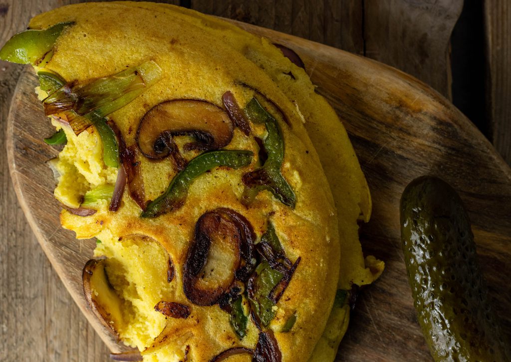 Mein veganes Omelette ist würzig, herzhaft und eine echte Alternative
