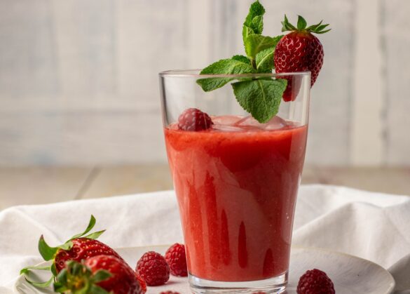Roter Smoothie - gesund und in 5 Minuten selbstgemacht