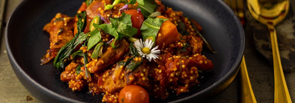 Die Bitterstoffe im Löwenzahn verleihen dem Gericht eine besondere Note