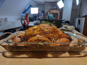 Die fertige Gans in der Fernsehküche